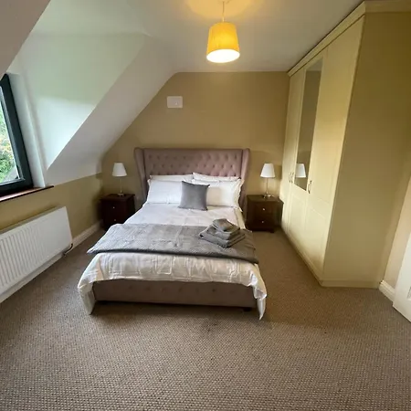 Traditional Style 3 Bed In Dundrum Типперэри